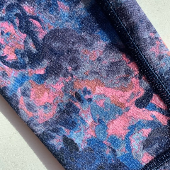 SOLD Lululemon Wunder Under Full Length 4 - Picture 7 of 8